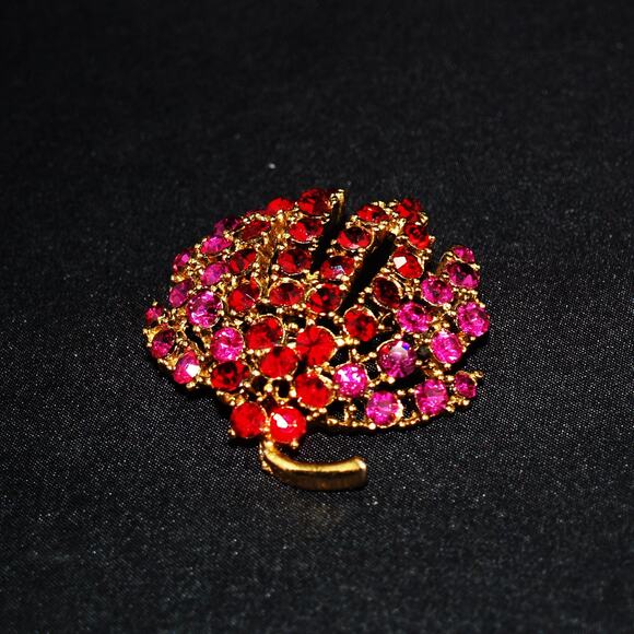 Vintage Floral Red Pink Rhinestone Brooch, Gold Tone, 1990s Jewelry - Picture 8 of 8